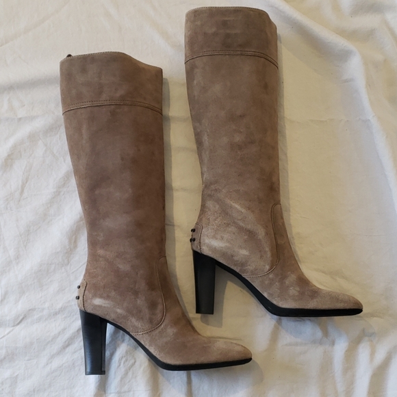 Tod's Light Brown Suede  Heeled Boots - Picture 3 of 7